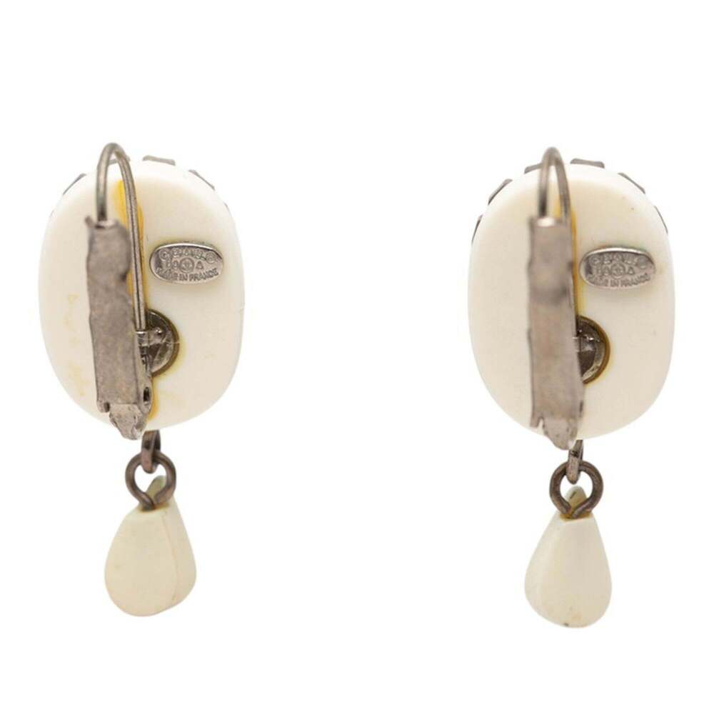 CHANEL Authentic White Earrings - Picture 3 of 4